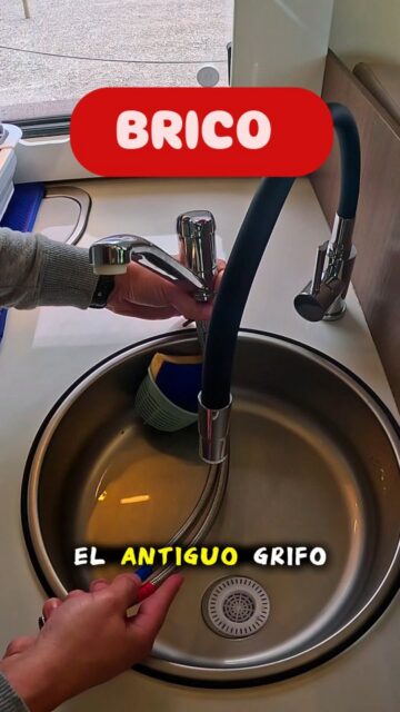 BRICO fácil: Cambia el grifo de tu Autocaravana en 5 minutos

¿Cansado de luchar con el grifo rígido de tu autocaravana cada vez que toca lavar una olla o sartén grande? En este video os mostramos el cambio que hemos hecho por un grifo de caño flexible que ha transformado por completo la funcionalidad de nuestra cocina. Tras dos meses de uso intensivo, os contamos nuestra experiencia real, las opciones de colores disponibles (negro, gris y blanco) y lo sencillo que es el proceso de montaje: aflojar, cambiar latiguillos y apretar. Si tienes buen acceso bajo el fregadero, ¡está listo en solo 5 minutos!

🌐 Más información y accesorios en nuestra web enlace en la BIO

#vanlife #autocaravana #camper