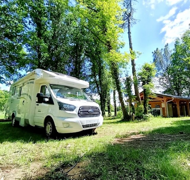 ¡¡ Fin de semana de Relax total !! #vanlifeespana #Autocaravana #camping #huttopia