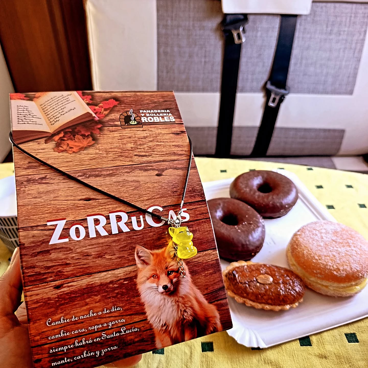Despertarse con alegría en Pola de Gordon gracias a  @panaderiareposteriarobles #vanlifespain #viajandoenautocaravana